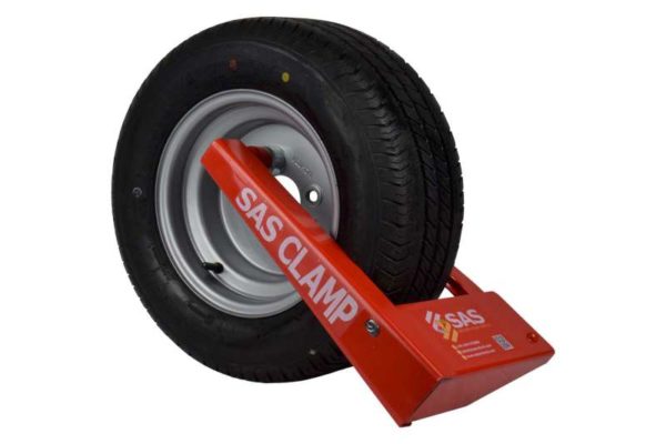 Original HD4 Wheel Clamp locked onto wheel