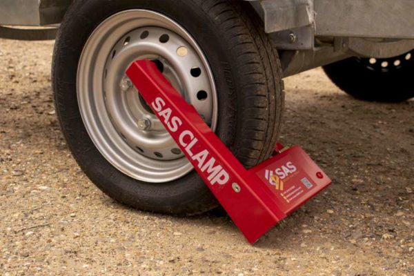 HD1 Wheel Clamp on narrow tyre