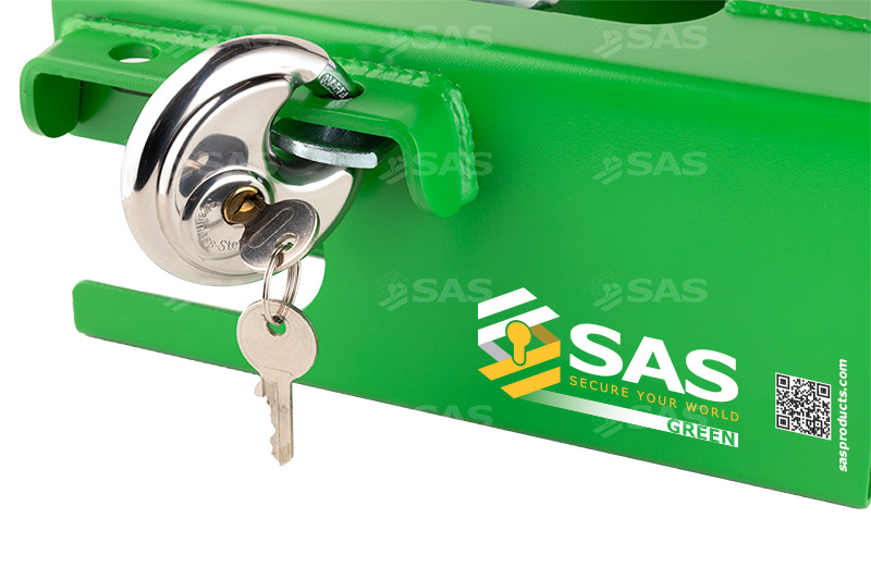 V266733-SAS-GREEN-Vault-Hitchlock_closeup_lock_STU_lr800px_wm