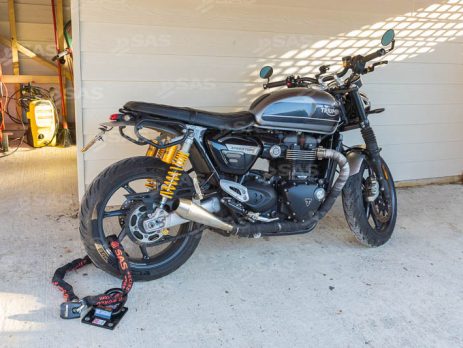 8622000 Taurus Bull Ring securing Motorcycle