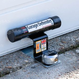 6121871 PJB301 Garage Defender Master securing a white garage