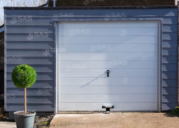 6121871 PJB301 Garage Defender Master securing a white garage